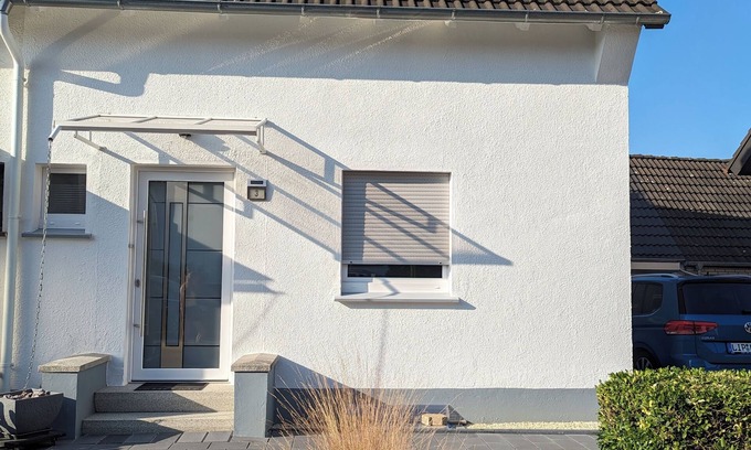 Brake House | Modern semi-detached house with large garden