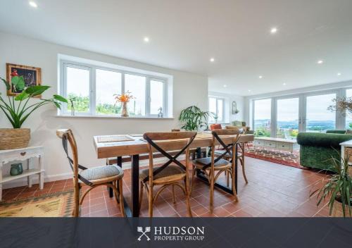Angelbank House | Modern Snitton Cottage & Gardens