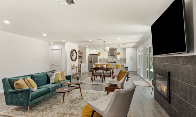 University Hills House | Modern & Spacious Oasis Minutes from Downtown
