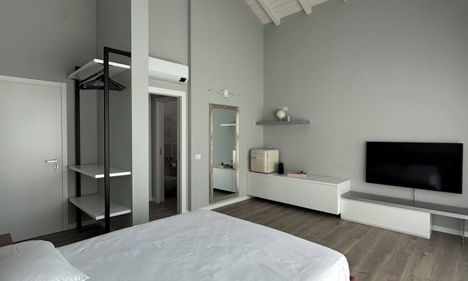 Melzo House | Modern studio apartment with terrace near Milan