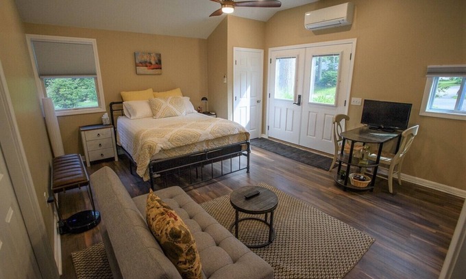 Wakefield-Peacedale Apartment | Modern Studio Apt - 10 min to Narragansett Beach/URI