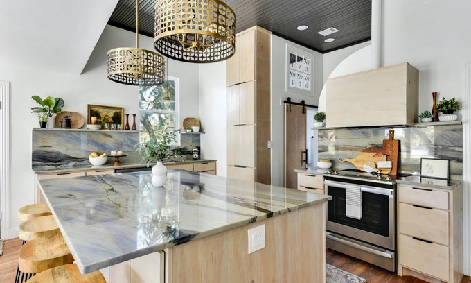 McNeil House | Modern Train Depot Farmhouse: Private 1 acre oasis