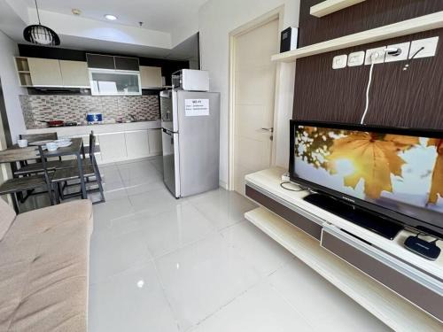 Cikarang Apartment | MODERN Trivium Apt 1BR with Wi-Fi, Pool and Gym by 2ndHome