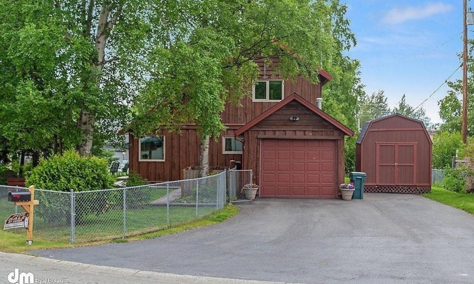 Old Seward - Oceanview House | Modern & Unique South Anchorage Home