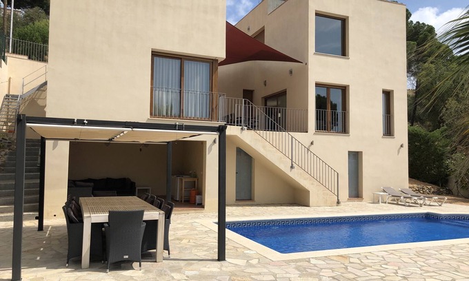 Rio d'Oro Villa | Modern Villa, Calonge, Private Pool, WiFi, Nice view