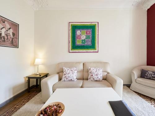 L'Antiga Esquerra de l'Eixample Apartment | Modern Villa in Eixample with Sea Near