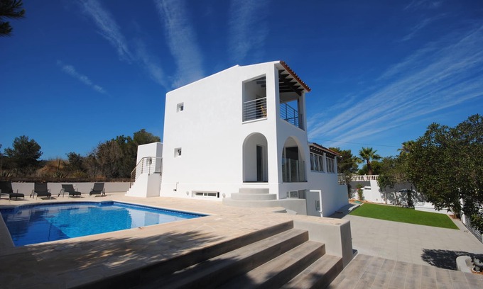 San Antonio Bay Villa | Modern Villa, Private Pool, close to the Beach & San Antonio Bay