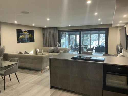 Burgthann Apartment | Moderne Ferienwohnung in Waldrandlage mit einem Hauch von Luxus