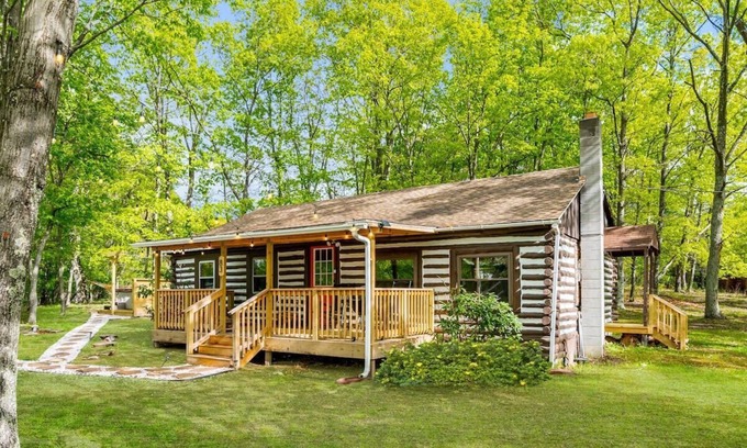 Berkeley Springs Ski Chalet | Modernized Log Cabin w Hot Tub, Fire Pit & Views!