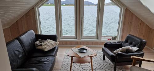 Vestvagøy House | Molobua, fantastic place by the sea