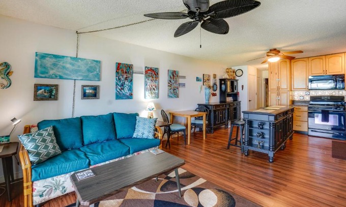 Ualapue Apartment | Molokai Island Retreat with Ocean View and Pool!