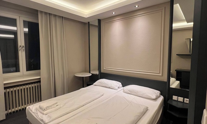 Stadtmitte Hotel | Monopol Hotel