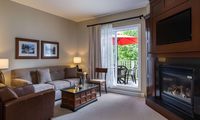 Mont-Tremblant Hotel | Mont-Tremblant - Château Beauvallon - One Bedroom Suite- Free resort shuttle!