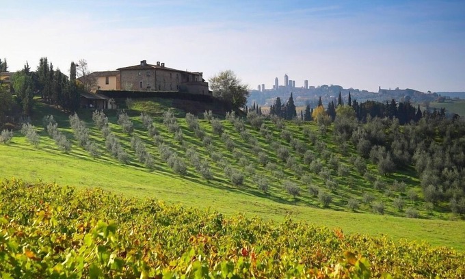 San Gimignano Apartment | MONTEGONFOLI 1 "THE ONE" Premium Apartment in San Gimignano with terrace & patio