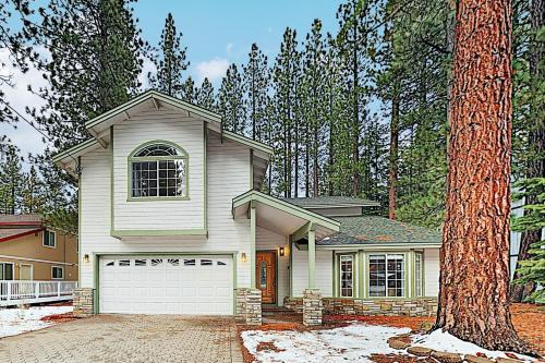 Montgomery Estates House | Montgomery Estates Ski & Beach Haven