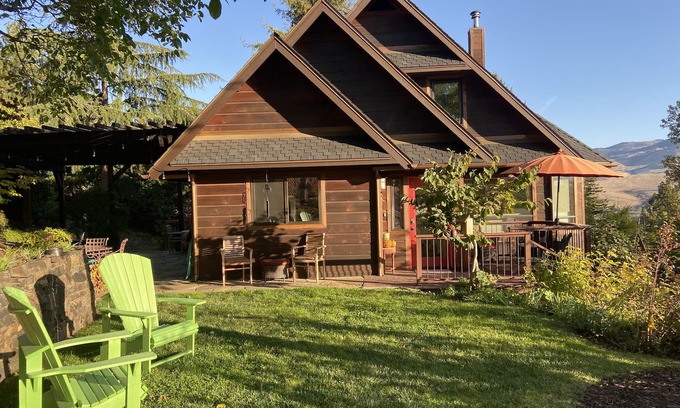 Ashland House | Monthly rental offering privacy and views near Ashland Plaza.