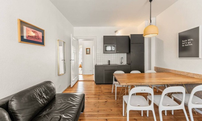 Friedrichshain Apartment | Mooeve 17 apartment in Berlin