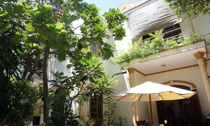 Tran Phu Beach House | Moon house tropical garden 5 minutes to the beach in Nha Trang