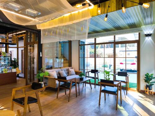 Nong Chaeng Hotel | Moon in 9 haus Cafe & Villas