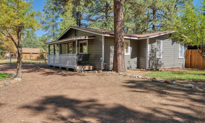 Pinetop-Lakeside Cabin | Moonridge Retreat - 3BR/2BA Cabin w/Casita/WiFi/Fenced Yard & Dog-Friendlyn