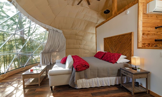 Logan Resort | Moonstone Geodome by Inn & Spa at Cedar Falls