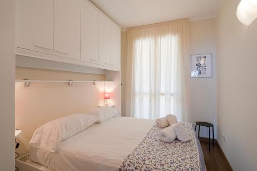 Vallecrosia Apartment | Moonstone Home - Seaview, Parking, WiFi