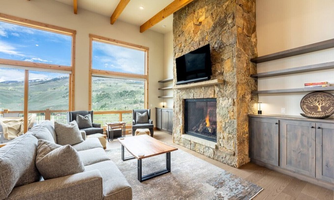 Silverthorne House | Moose Haven Hideaway- Pet Friendly Luxury Mountain Escape!