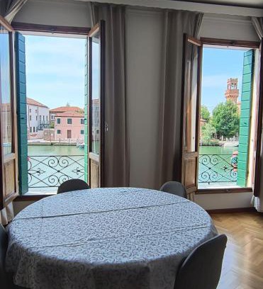 Longa Apartment | Moretti flat Canal View