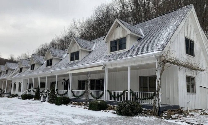 Slaty Fork House | MorningGloryInn.com 5 Star Inn at Snowshoe