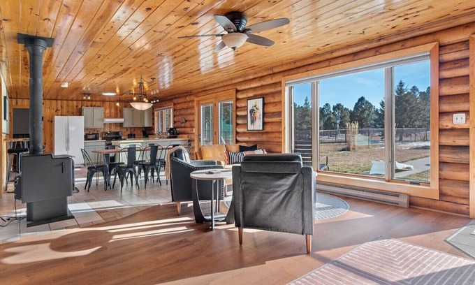 Custer Cabin | Moss Rock Aviator's Haven - Moss Rock