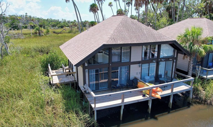 Crystal River Condo | Most unique unit at Sawgrass Landingn1-bedroom waterfront condo in Crystal River