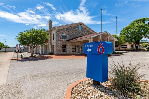 Georgetown Hotel | Motel 6-Georgetown, TX