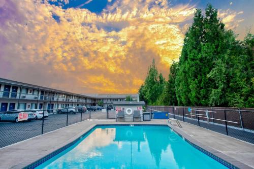 Salem Hotel | Motel 6-Salem, OR - Expo Center