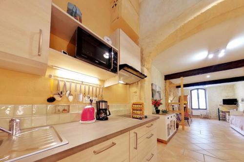 Arles City Centre Apartment | Mouette - coquet studio au pied des Arènes