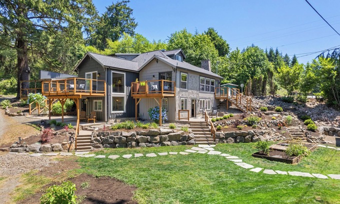 Nehalem House | Mountain and River View, Beach Nearby ,Fire Pit
