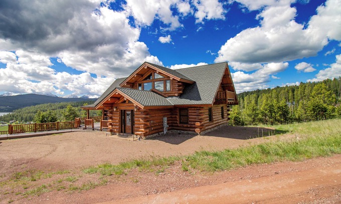 Anaconda Cabin | Mountain Getaway w/additional Bunkhouse Apartment!