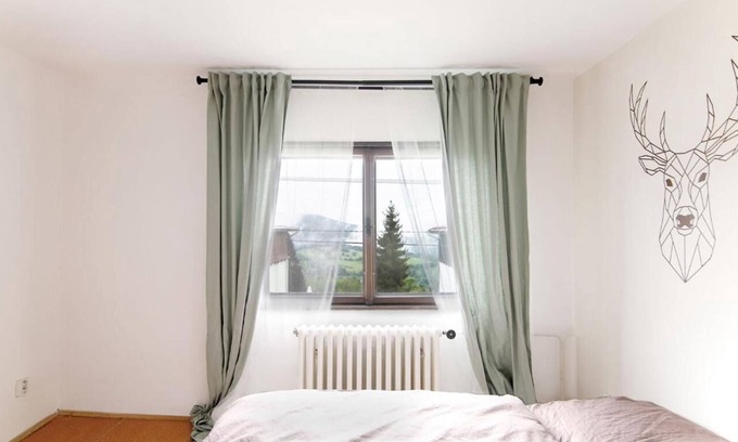 Jachymov Cabin | Mountain hut in the heart of the Erzgebirge for larger groups. Pet friendly!