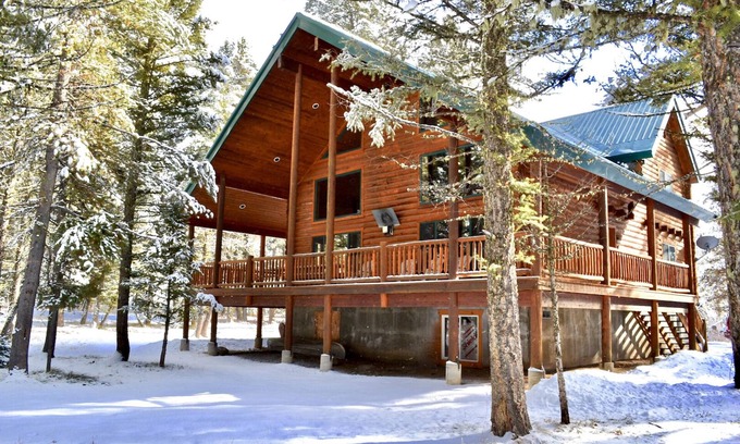 Island Park Cabin | Mountain Lodge | BBQ Grill | 42 Miles to YNP
