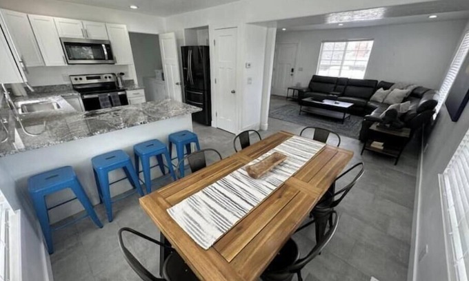 South Salt Lake House | Mountain Lounge…TV, Wifi, Parking, + More!