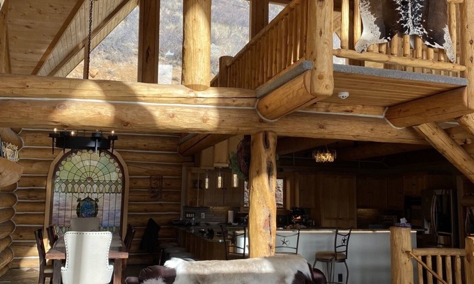 Bailey Cabin | Mountain Luxury Log Lodge- pickleball court, swim spa, sauna, pool table, VIEWS!