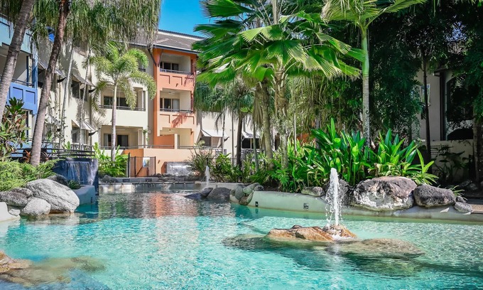 Westcourt Apartment | Mountain Panorama-9 Pools Gym BBQ