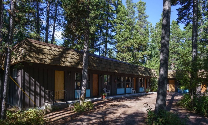 East Glacier Park Village Hotel | Mountain Pine Motel