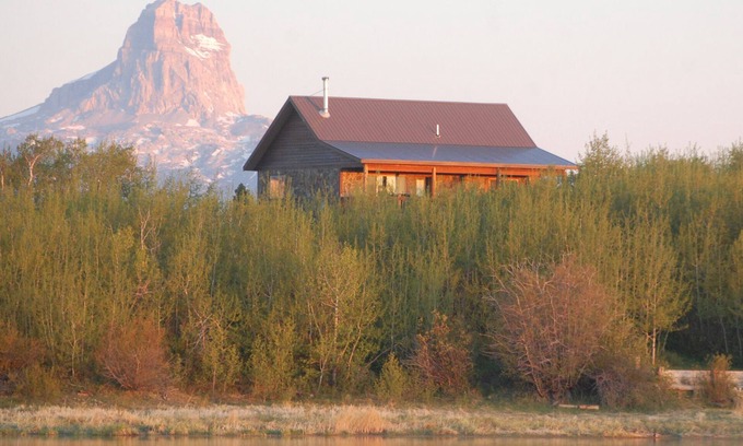 Babb House | Mountain Retreat with Glacier Views – Your Gateway to Montana's Wild Adventures