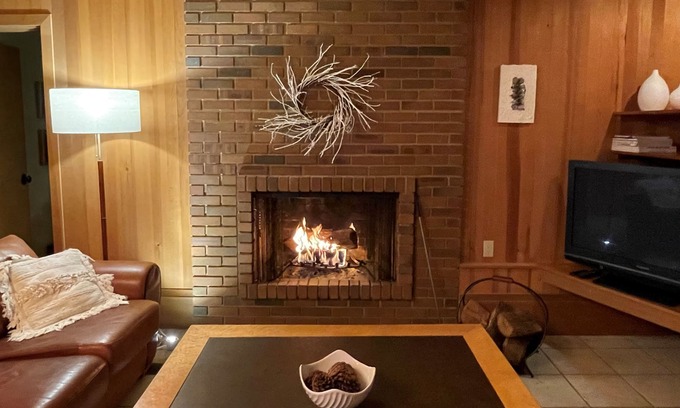 Northwest Portland Apartment | Mountain, Valley, Forest Views from your Private Hot Tub, Close to Hiking Trails