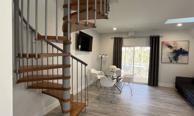 Skyland Cabin | Mountain View Cabin @ Skylaranna Resort