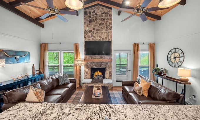 Beech Mountain Ski Chalet | Mountain View! Hot Tub! King Beds! Club Access! Pet friendly