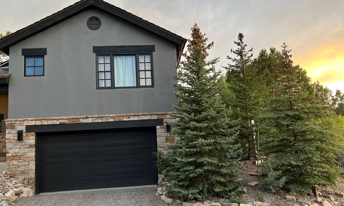 Ridgway Cottage | Mountain View Retreat Close to Telluride Bluegrass/Bluesnbrews