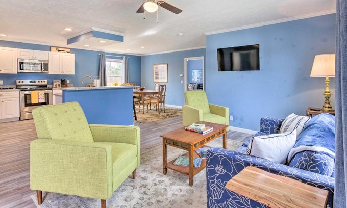 Tuxedo House | Mountain-View Zirconia Home Walk to Lake Summit!