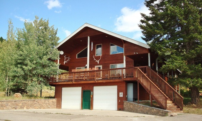 Island Park House | Mountain Views! - Near Yellowstone! - 7bdrm/4bath Home - Smart TV