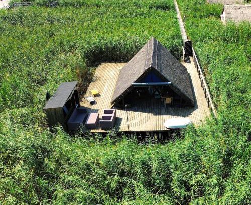 Rust House | Mountains and Lakes - Romantika 5 Beach Bungalow